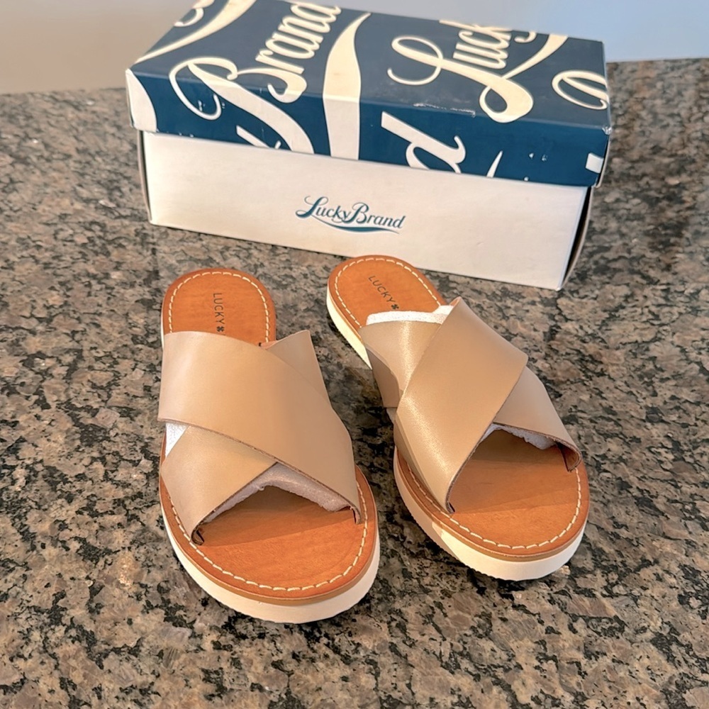 Lucky Brand Dadeen grout Virginia slide NIB 8.5